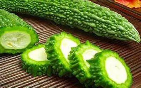 景区耍水吃瓜视频素材,景区耍水吃瓜欢乐多