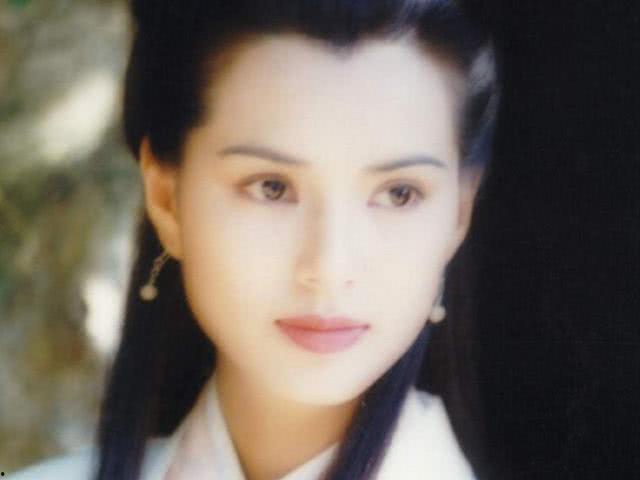 吃瓜视频博主小龙女,揭秘吃瓜界新晋女神的瓜田传奇