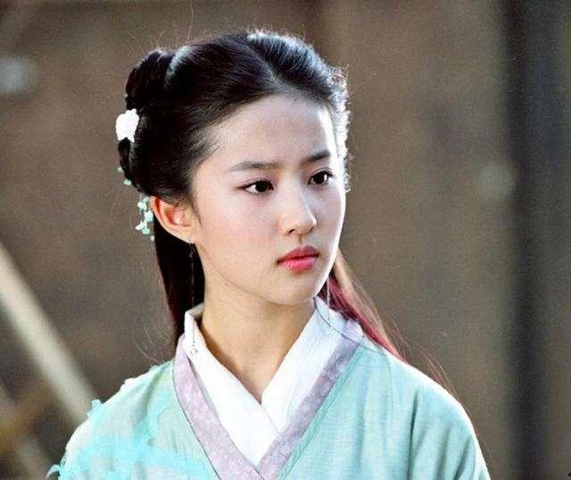 刘亦菲吃瓜吃红豆视频,刘亦菲甜蜜演绎“吃瓜红豆”美食瞬间