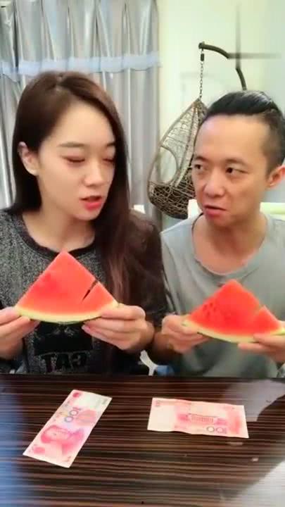 夫妻俩吵架吃瓜视频在线观看,吃瓜群众围观家庭大战