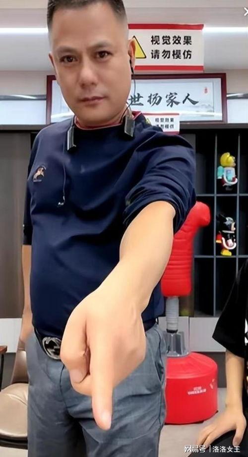 小杨哥爸爸吃瓜的视频,趣味横生，笑料百出