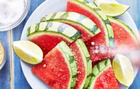 印度吃瓜蘸辣椒视频播放,独特风味引发全球网友热议