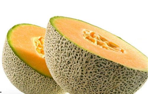 东北吃哈密瓜蘸酱视频,哈密瓜蘸酱的独特吃法大揭秘