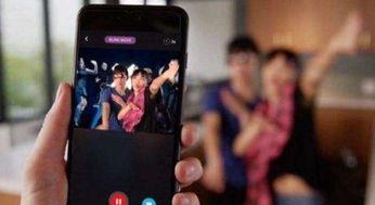 抖音06年女孩吃瓜视频,揭秘网络时代的青春记忆