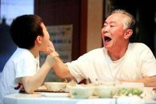 外孙吃瓜视频大全,萌娃搞笑瞬间大盘点