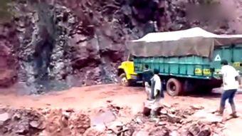 山洪爆发吃瓜群众视频大全,吃瓜群众现场直击视频大全