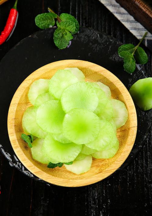 松鼠吃哈密瓜烧烤视频播放,哈密瓜烧烤视频引网友热议