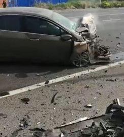 车祸吃瓜视频完整版下载,完整版下载解析，带你还原现场真相