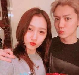 学院美女吃瓜事件视频播放