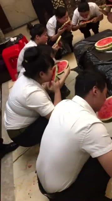 奇葩吃瓜视频,奇葩吃瓜视频背后的疯狂世界