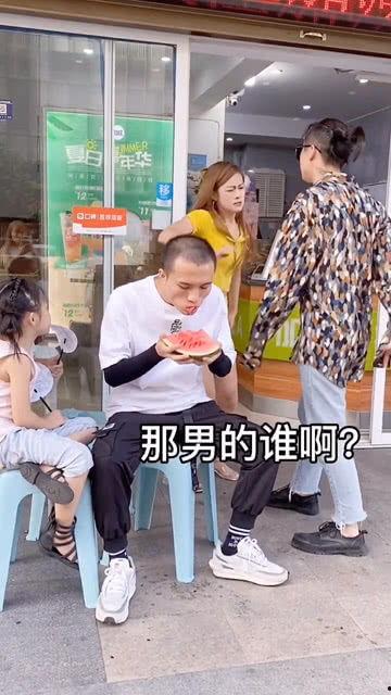 广西情侣吵架吃瓜视频播放,情侣相处之道引关注