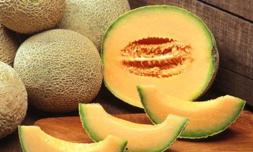 台北人吃哈密瓜视频播放,哈密瓜美食视频引全民热议