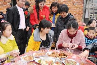 湖北农村婚礼吃瓜视频,吃瓜群众围观传统婚俗盛宴