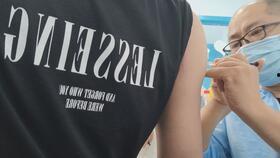 男的自信吃瓜视频,揭秘男性在视频中的独特魅力