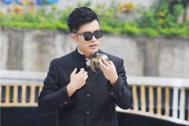 陈赫综艺吃瓜被泼水视频