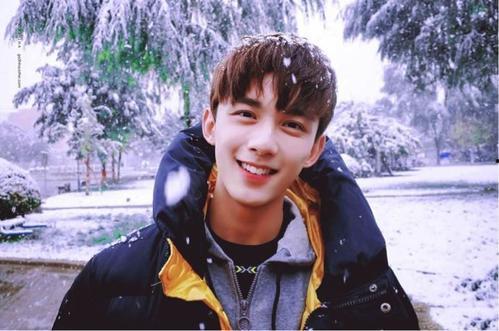 吃瓜少女张小寒吴磊视频在线观看