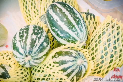 乡下聚集吃瓜视频大全,吃瓜视频大全，笑料横生乡村生活瞬间